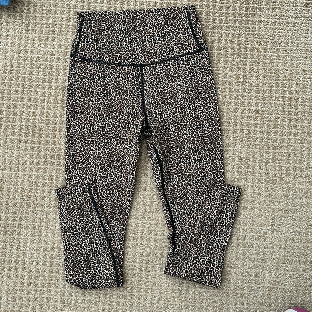 Varley Let’s Move Leggings in Cheetah print sz XS